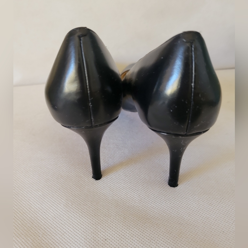 *MINT - COLE HAAN BLACK LEATHER HEELS (sz 9) - Picture 3 of 6